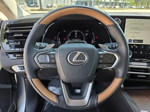 Used 2024 Lexus RX 350 w/ Convenience Package image 27