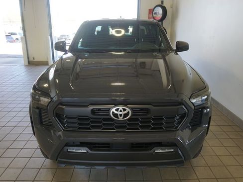 Used 2025 Toyota Tacoma TRD Off-Road AWD/4WD image 12