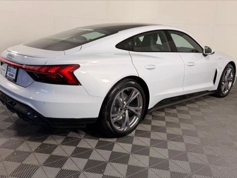 Used 2023 Audi e-tron GT Premium Plus AWD/4WD image 9