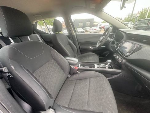 Used 2023 Nissan Kicks SV FWD image 16