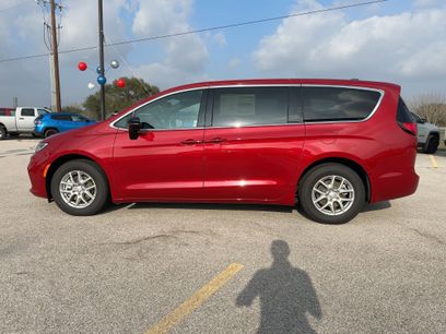 New 2026 Chrysler Pacifica Select
