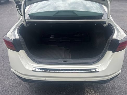 Used 2023 Nissan Altima 2.5 SR w/ SR Premium Package FWD image 27