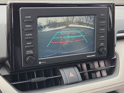 Used 2022 Toyota RAV4 XLE image 17