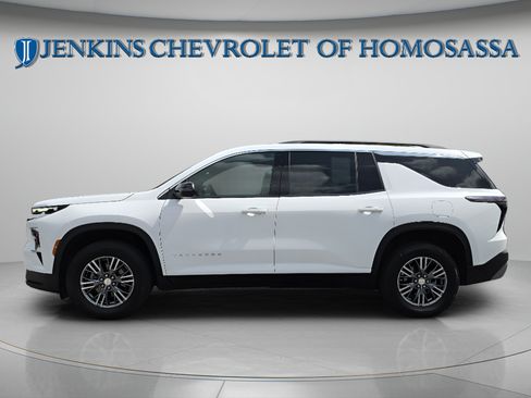 Used 2025 Chevrolet Traverse LT FWD image 9
