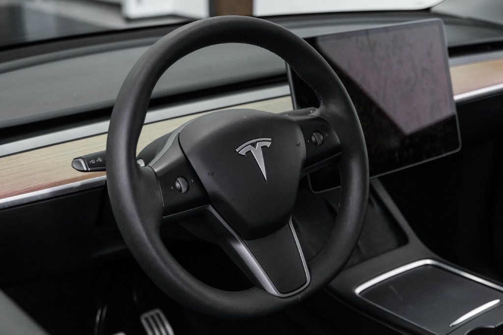 Used 2024 Tesla Model Y Performance AWD/4WD image 18
