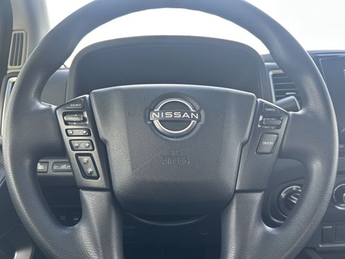 Used 2022 Nissan Frontier SV AWD/4WD image 17