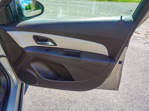 Used 2014 Chevrolet Cruze LT FWD image 27