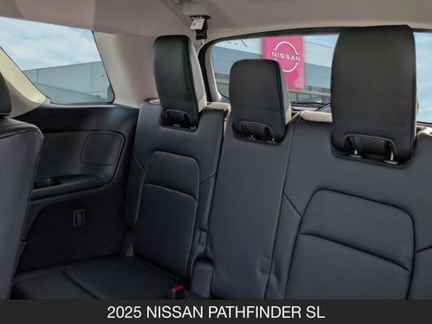 New 2025 Nissan Pathfinder SL image 17