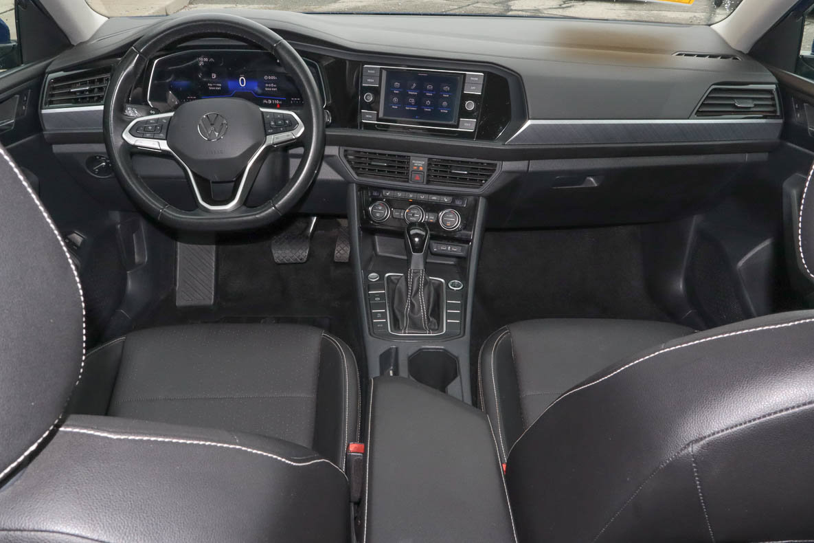 Used 2024 Volkswagen Jetta SE FWD image 10