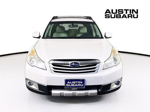 Used 2012 Subaru Outback 2.5i Limited image 2
