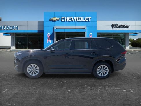 Used 2024 Toyota Grand Highlander XLE FWD image 2