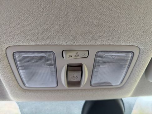 Certified 2022 Hyundai Venue SEL image 24