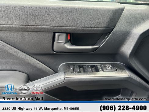 Used 2025 Toyota 4Runner SR5 AWD/4WD image 23