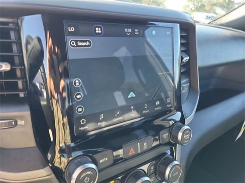 Used 2024 RAM 2500 Tradesman w/ Chrome Appearance Group image 19