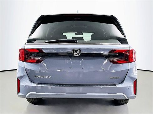 Used 2025 Honda Odyssey Touring image 6