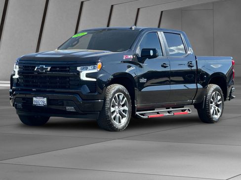Used 2025 Chevrolet Silverado 1500 RST AWD/4WD image 8