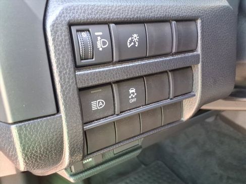 Used 2025 Toyota Tacoma SR AWD/4WD image 20