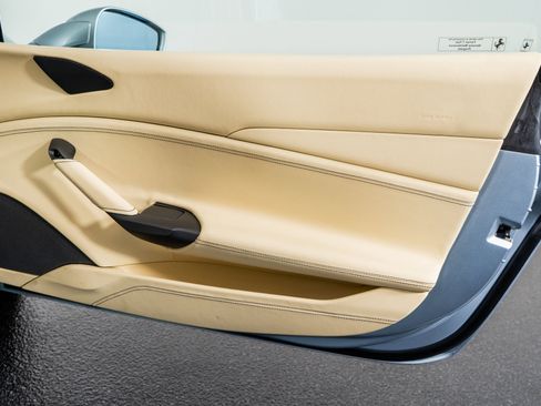 Used 2019 Ferrari 488 Spider image 46