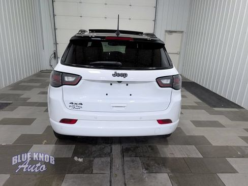 Used 2023 Jeep Compass High Altitude AWD/4WD image 3