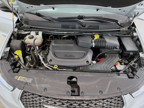 Used 2024 Chrysler Pacifica Touring-L FWD image 30