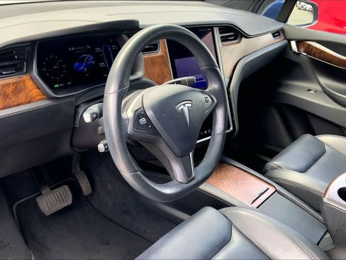Used 2021 Tesla Model X Long Range AWD/4WD image 2
