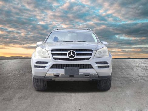 Used 2010 Mercedes-Benz GL 450 4MATIC image 3