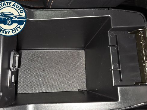 Used 2019 Ford Explorer XLT w/ Equipment Group 202A AWD/4WD image 21