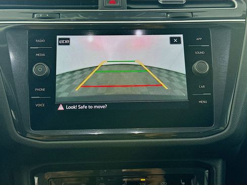 Used 2024 Volkswagen Tiguan SE image 22