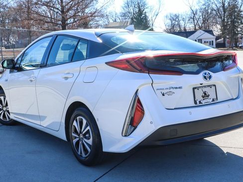 Used 2018 Toyota Prius Prime Premium image 20