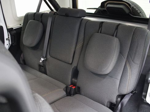 Used 2024 Jeep Wrangler Unlimited Sahara image 22