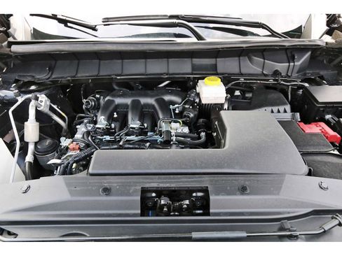 Used 2025 Nissan Pathfinder Platinum w/ Cargo Package image 34