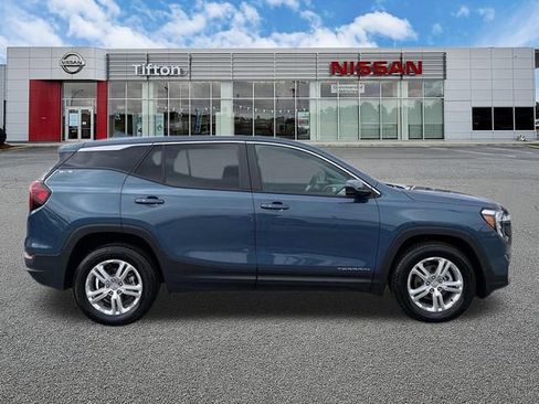 Used 2024 GMC Terrain SLE AWD/4WD image 6