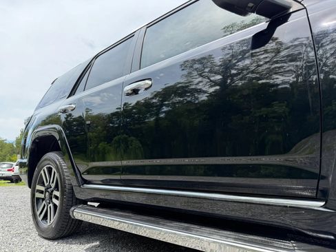 Used 2018 Toyota 4Runner Limited AWD/4WD image 9