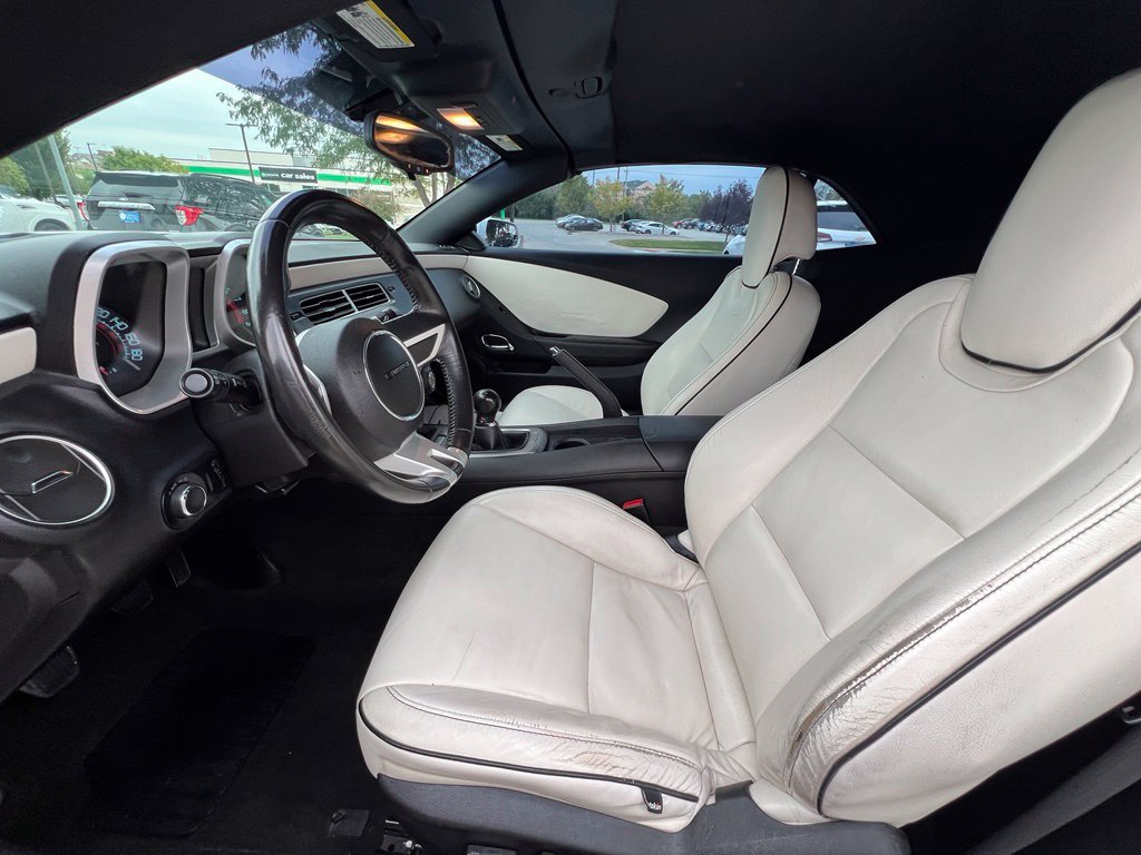 Used 2011 Chevrolet Camaro SS RWD image 17