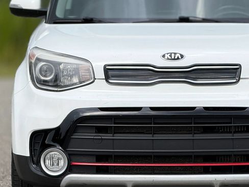 Used 2017 Kia Soul ! FWD image 11