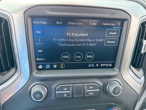 Used 2021 Chevrolet Silverado 1500 LT w/ Diesel Off-Road Package AWD/4WD image 16
