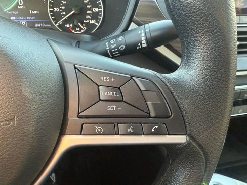 Used 2024 Nissan Altima 2.5 SV image 14