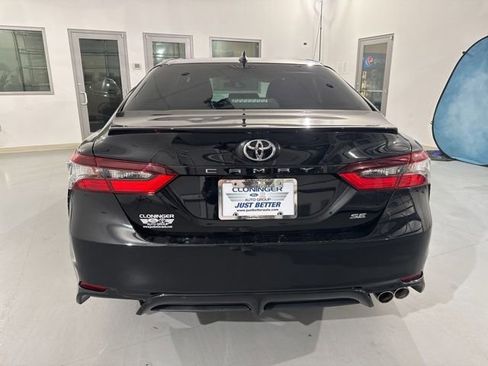 Used 2021 Toyota Camry SE FWD image 9