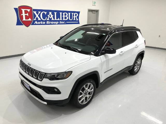 Used 2025 Jeep Compass Limited AWD/4WD image 14