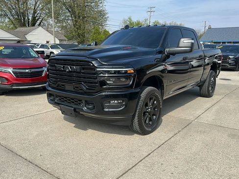 Used 2025 RAM 2500 Laramie AWD/4WD image 1