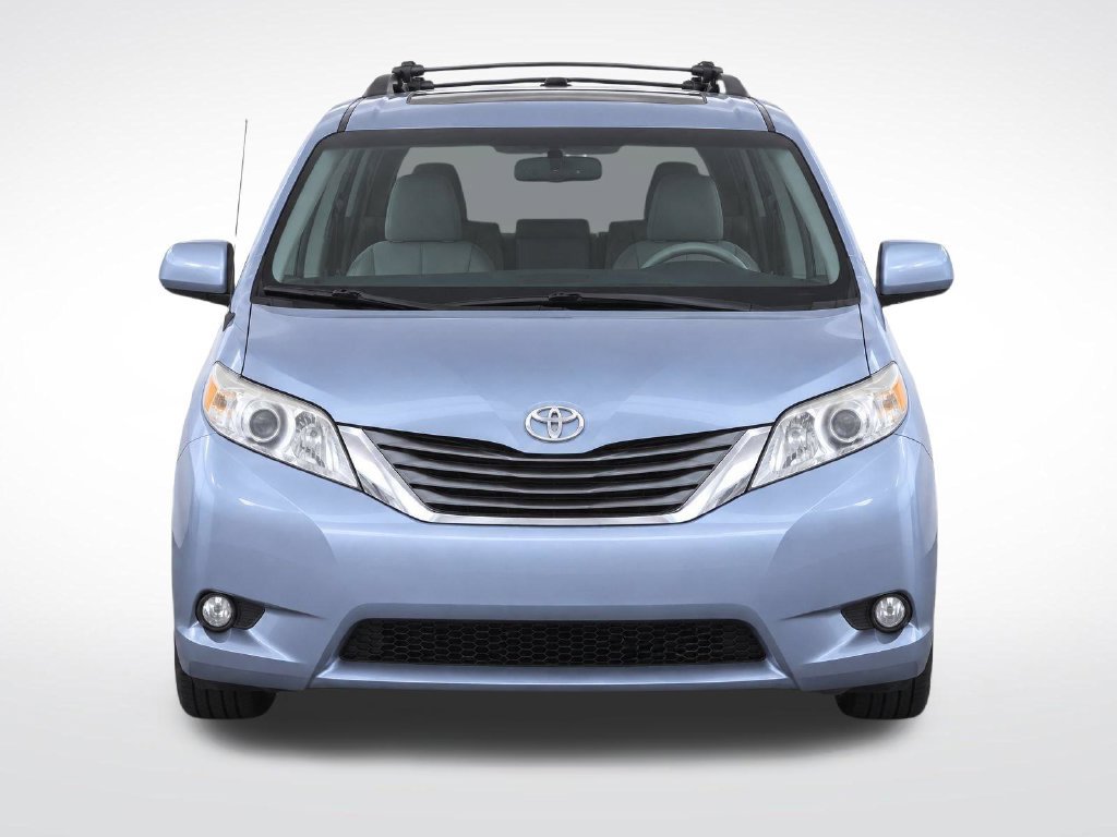 Used 2011 Toyota Sienna XLE FWD image 5
