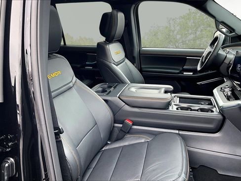 New 2026 Ford Expedition Tremor image 8