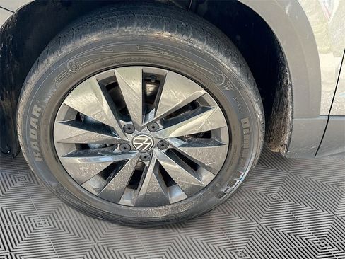 Used 2022 Volkswagen Taos S image 33