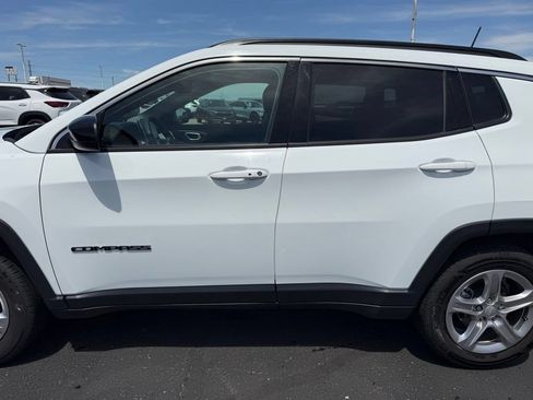 Used 2024 Jeep Compass Latitude AWD/4WD image 33
