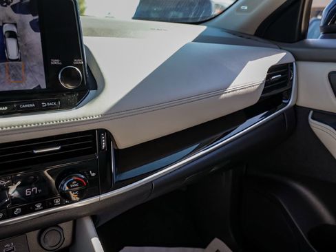 Used 2023 Nissan Rogue SL w/ SL Premium Package image 41