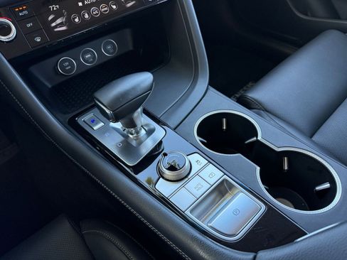 Used 2025 Genesis G70 2.5T image 43