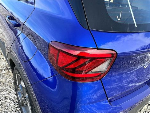 Used 2023 Hyundai Venue Limited w/ Cargo Package image 27