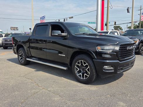 Used 2025 RAM 1500 Laramie w/ Sport Appearance Package AWD/4WD image 17