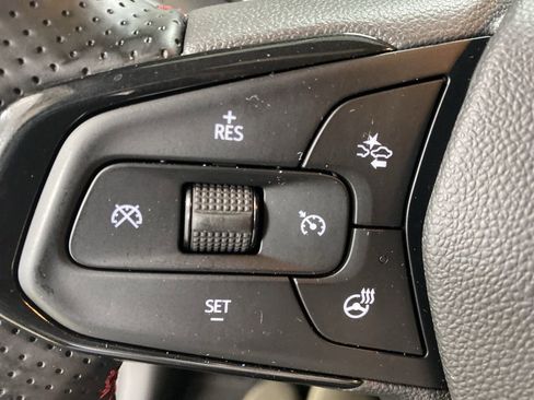 Used 2024 Chevrolet TrailBlazer RS w/ Convenience Package image 36