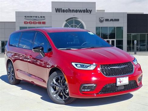 New 2026 Chrysler Pacifica Select image 1